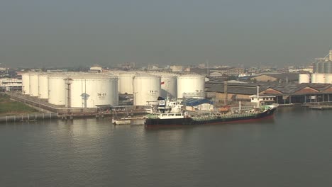 Oil-storage-tanks-by-the-Chao-Phraya