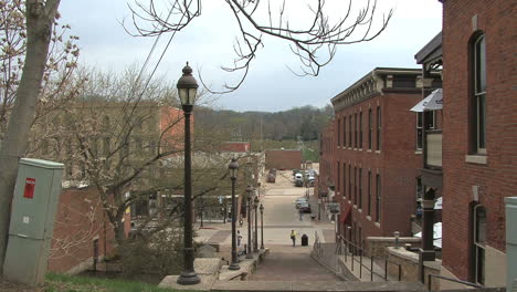 Illinois-Galena-lamp-posts-downhill-and-red-buildings