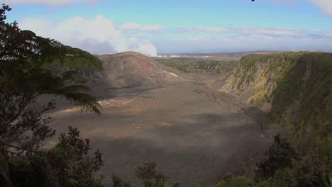 Hawaii-Kilauea-Iki-in-sun