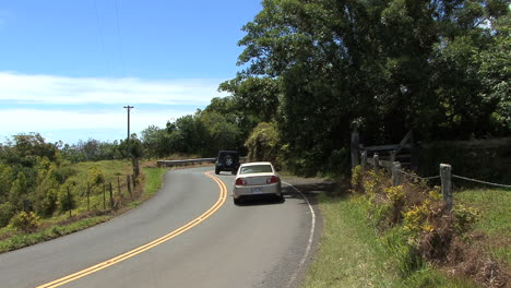 Maui-Jeep-Und-Auto-Auf-Der-Hana-Road