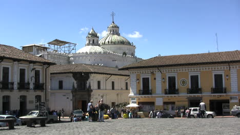 Quito-Kirche-Und-Plaza