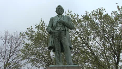 Statue-of-Grant-in-Galena-Il