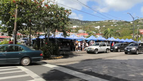 Charlotte-Amalie-Verkehr-Durch-Einen-Markt