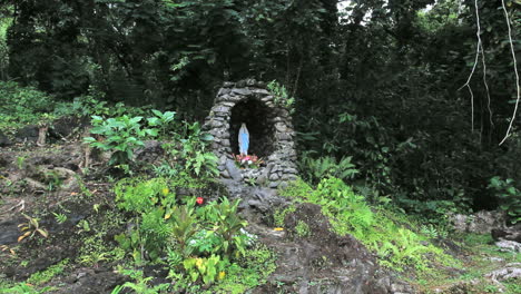 Moorea-Lourdes-Grotte