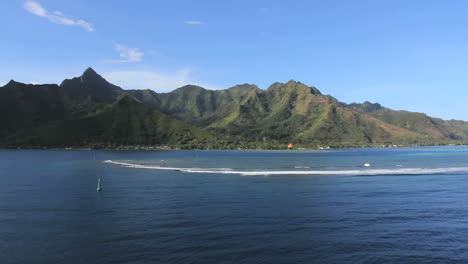 Una-Vista-Del-Arrecife-Y-La-Isla-De-Moorea