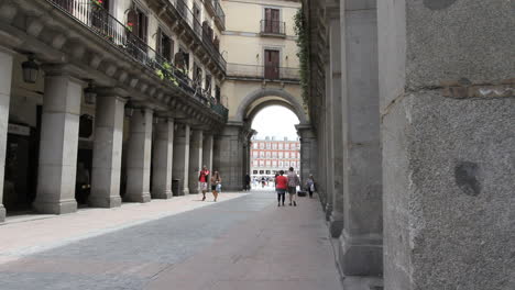Madrid-entry-to-Plaza-Major-1