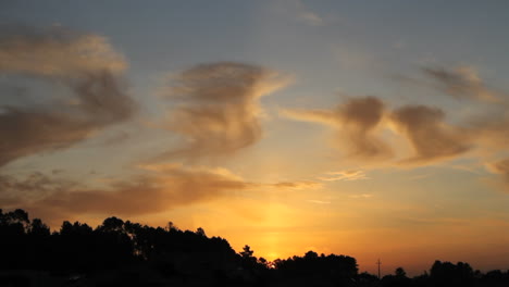 Amanecer-Nubes-Al-Amanecer