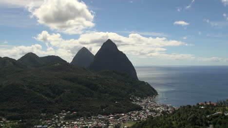 St-Lucia-Soufrière-Und-Pitons-Gute-Wolken