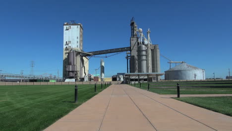 Missouri-East-St-Louis-grain-elevator-complex-s