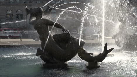 Missouri-St-Louis-fountain-mermaid-and-fish-s