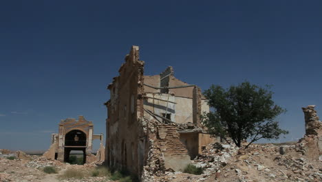 Spanien-Aragon-Belchit-Bombardierte-Häuser