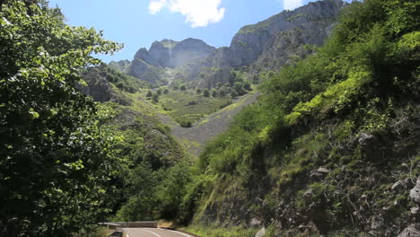 España-Cantábricas-Deslizamiento-De-Tierra-V-Forma-4-C