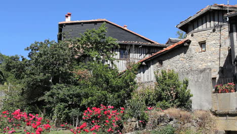 Spanien-La-Alberca-Häuser-Und-Rosen
