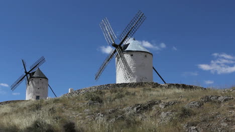 La-Mancha-Windmühlen-In-Consuegra-3