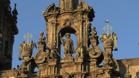 Santiago-cathedral-with-St-James-statue