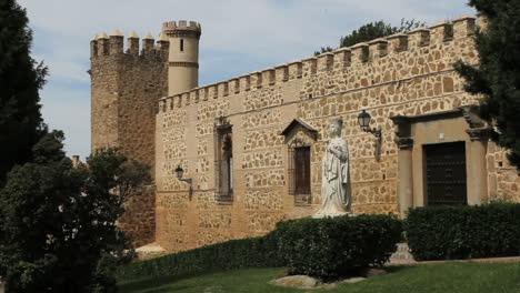 Toledo-Estatua-De-Isabella-2