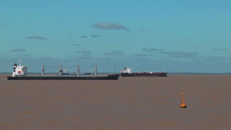 Rio-de-la-Plata-shipping