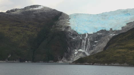 Patagonien-Beagle-Kanal-Glacier-Alley-Wasserfall