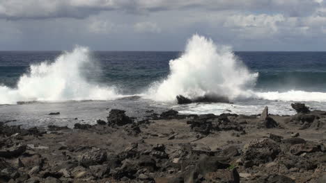 Easter-Island-waves-aqua-green-3