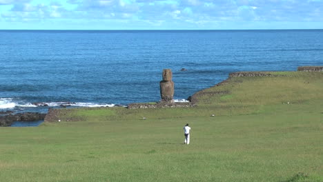 Isla-De-Pascua-Ahu-Tahai-Alejar-De-Moai-12b