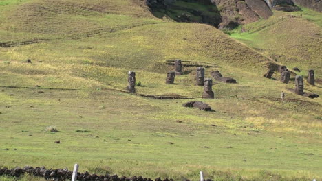 Rapa-Nui-the-Quarry-zoom-out-p3