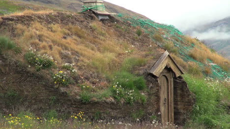 Greenland-Eric's-longhouse-zoom-in-1