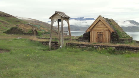 Greenland-Eric's-wife's-church-&-longhouse-2