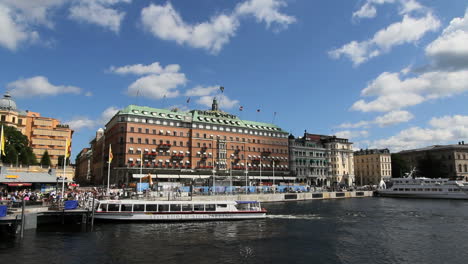 Schweden-Stockholm-Grand-Hotel-Mit-Boot