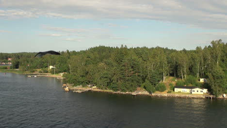 Sweden-Stockholm-Archipelago-&-gulls-1s