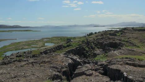 Island-Pingvellir-Blick-Auf-Den-See