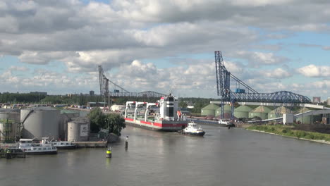 Netherlands-Rotterdam-tug-barge-and-loading-structures