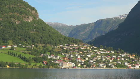 Norwegen-Aurlandsfjord-Dorfhäuser-S