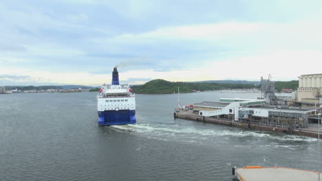 Oslo-Seaways-ferry-leaves-timelapse-3