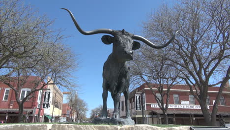 Kansas-Dodge-City-Longhorn-Estatua