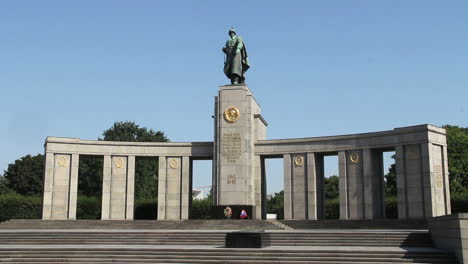 Berlin-Tiergarten-WWII-Memorial