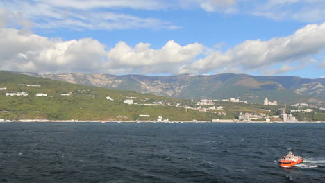 Ukraine-03-Crimean-coast-approaching-Yalta-c