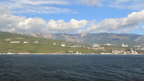 Ukraine-03-Crimean-coast-approaching-resort-of-Yalta-c