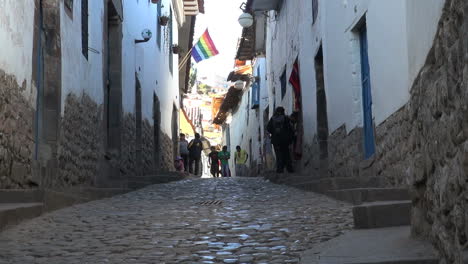 Cusco-Straße-Gesäumt-Von-Inkasteinen-S