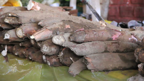 Cusco-market-roots-for-sale