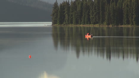 Canadá-Jasper-Np-Barco-En-El-Lago-Maligno