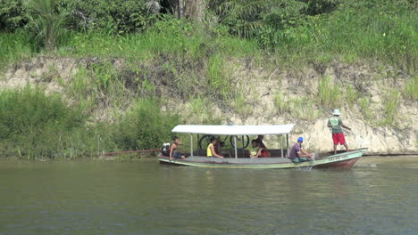 Brazil-Amazon-backwater-near-Santarem-fishing-with-net-s