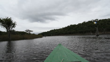 Canoa-En-El-Remanso-Del-Amazonas-3