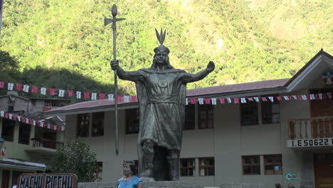 Peru-Heißes-Wasser-Inka-Statue