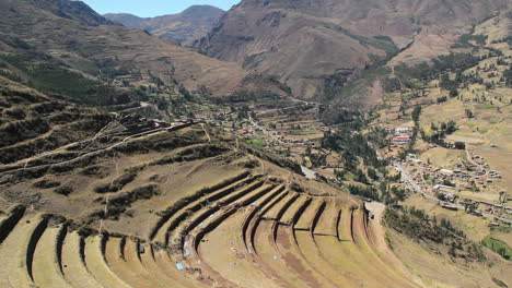 Peru-Pisac-arcs-of-inca-terraces-and-valley-floor-7