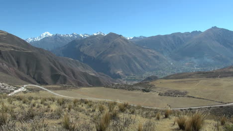 Peru-Anden-Straße-Und-Aussicht-And