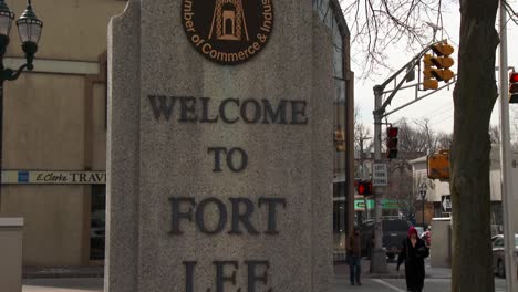 A-sign-welcomes-visitors-to-Ft-Lee-New-Jersey