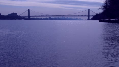 Die-George-Washington-Bridge-Verbindet-New-Jersey-Mit-New-York-State-Mit-Der-Skyline-Von-Manhattan-5
