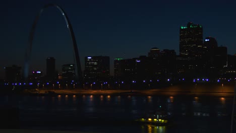 St.-Louis-Bei-Nacht-Einschließlich-Des-Bogens-Including