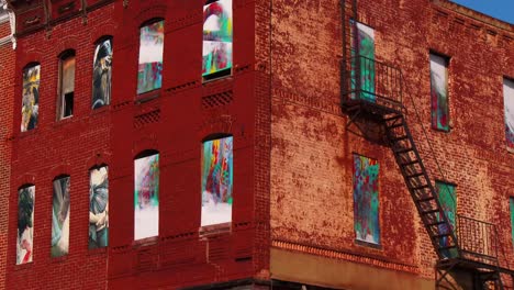 Buildings-are-painted-with-beautiful-art-in-a-Baltimore-slum-7