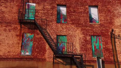 Buildings-are-painted-with-beautiful-art-in-a-Baltimore-slum-11